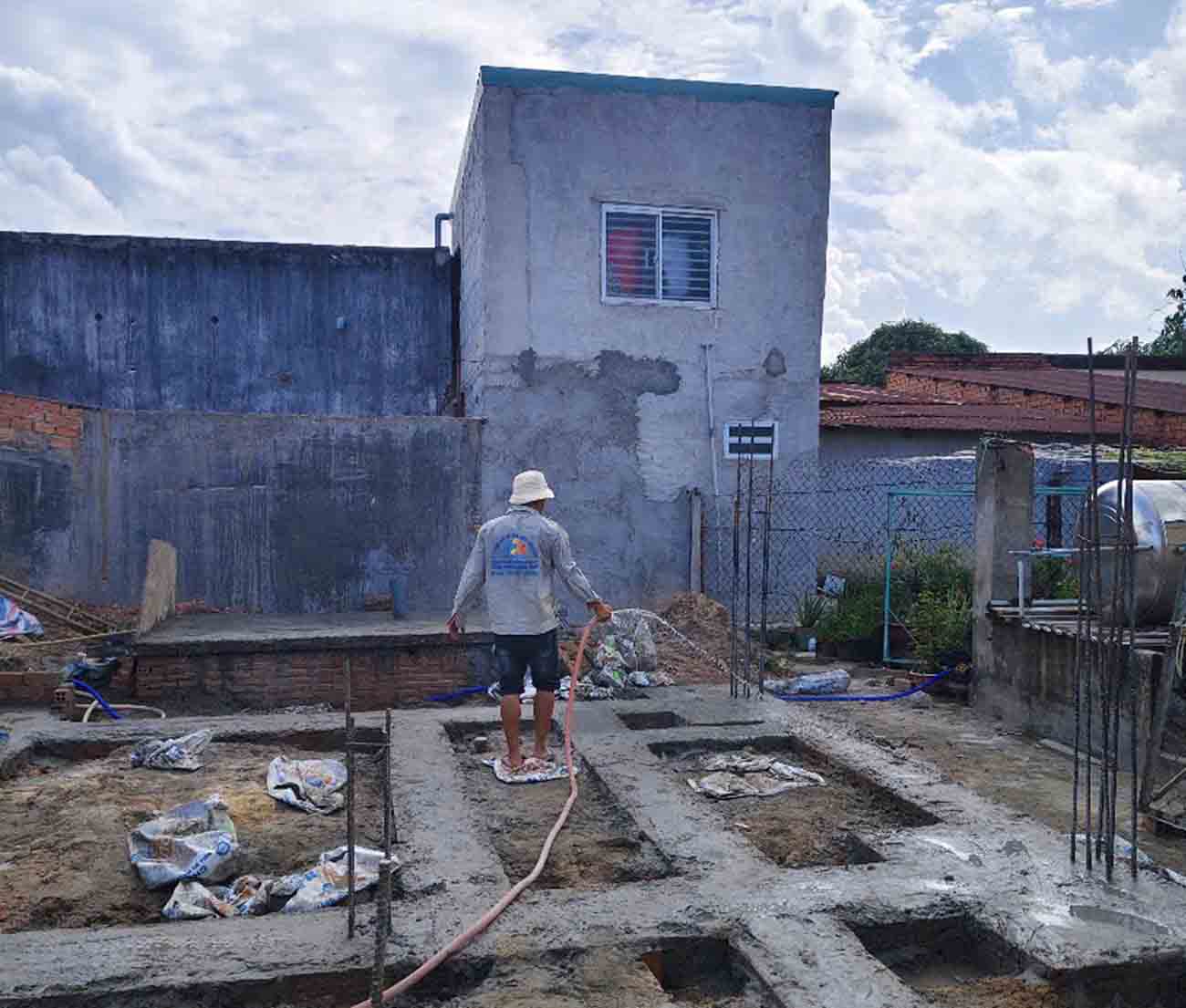 Thi công móng phần thô