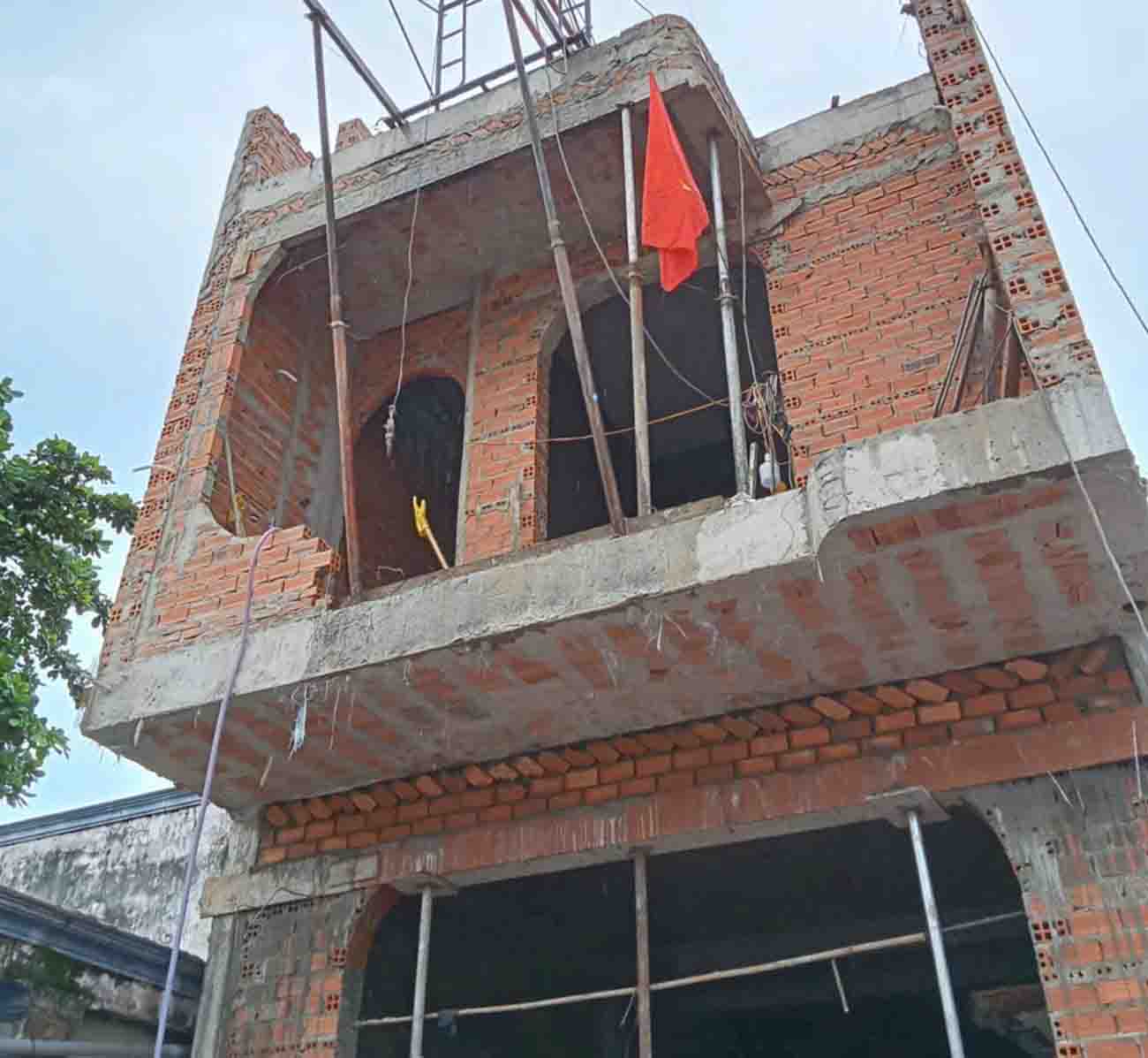 Xây nhà phần thô
